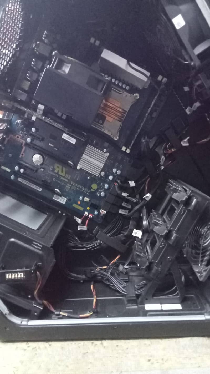 ALIENWARE WORKSTATION & GAMING 4