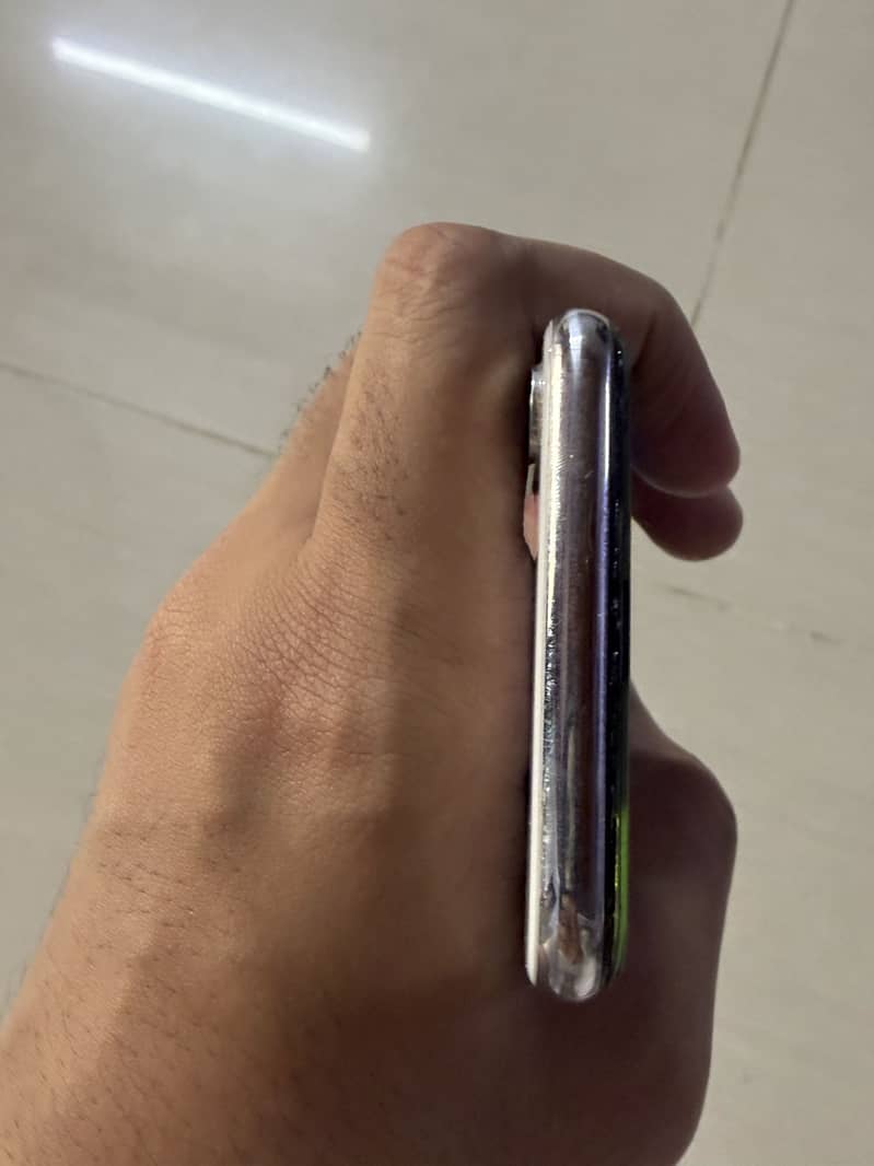Apple iPhone X 5