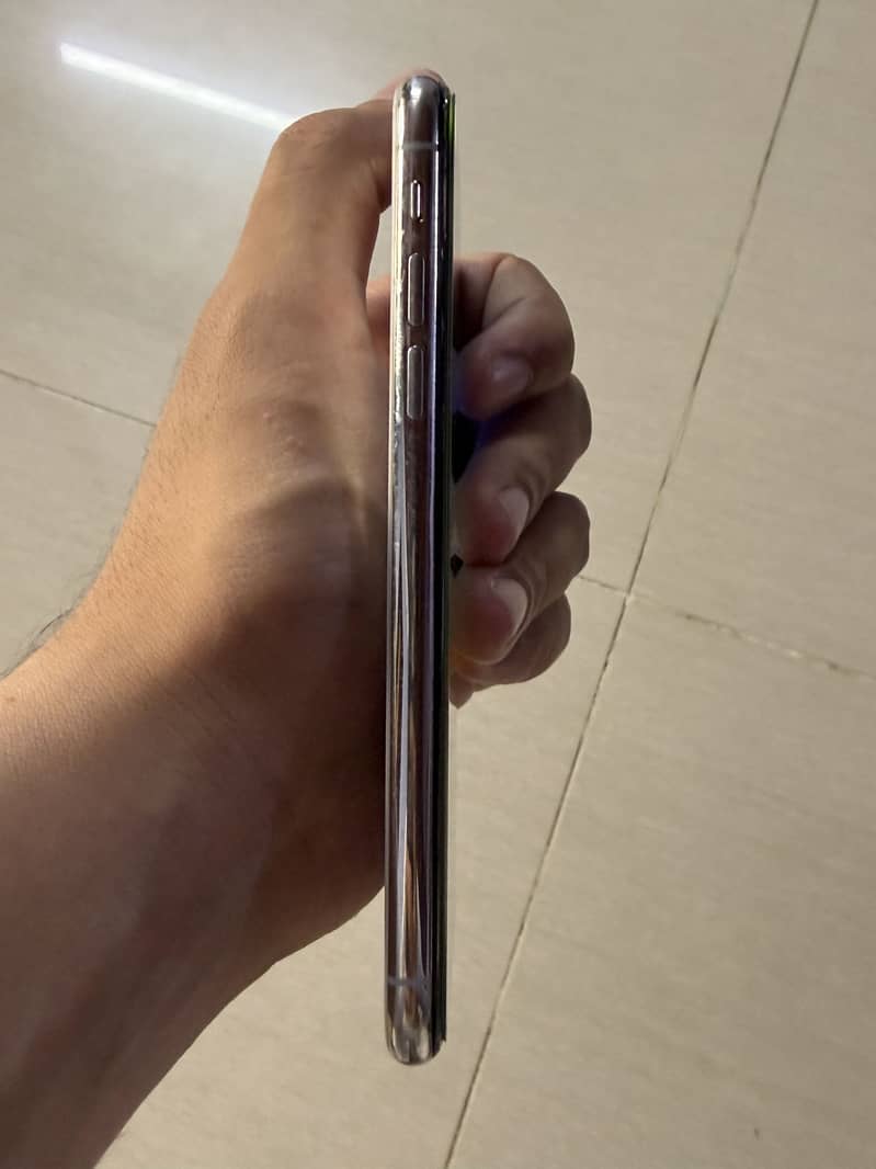 Apple iPhone X 6