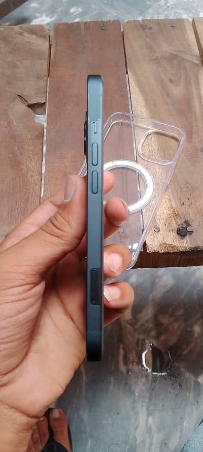 Apple iPhone 13