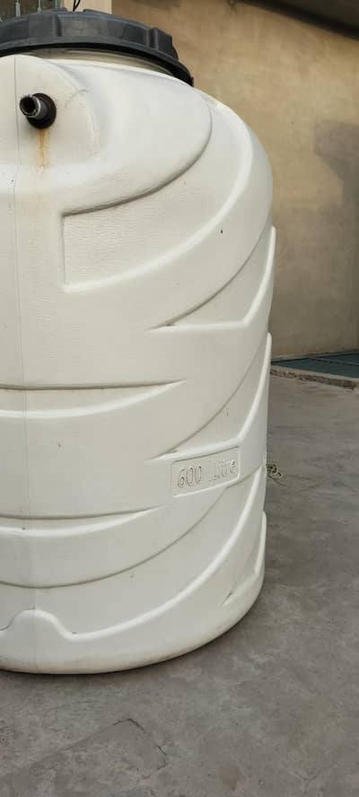 Water Tank Plastic (Excellent Condition)