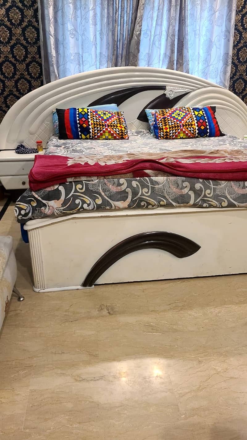 Bed and dressing 1