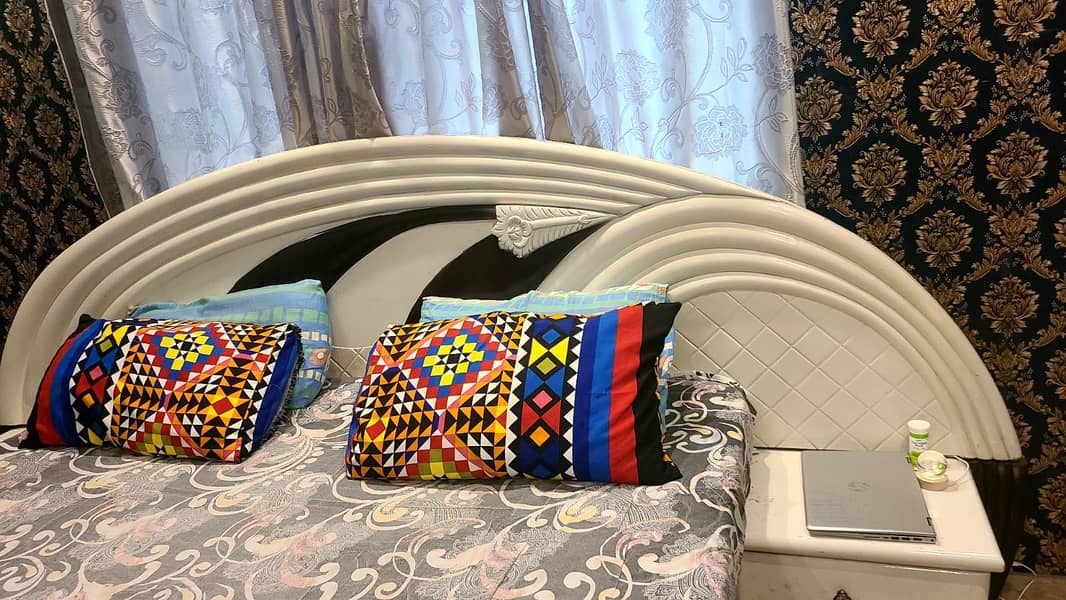 Bed and dressing 3