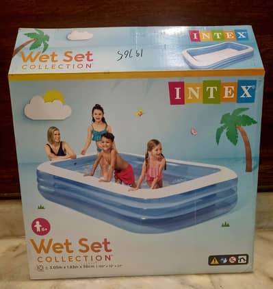Intex Family Swimming Pool + Intex Double Quick III Pump