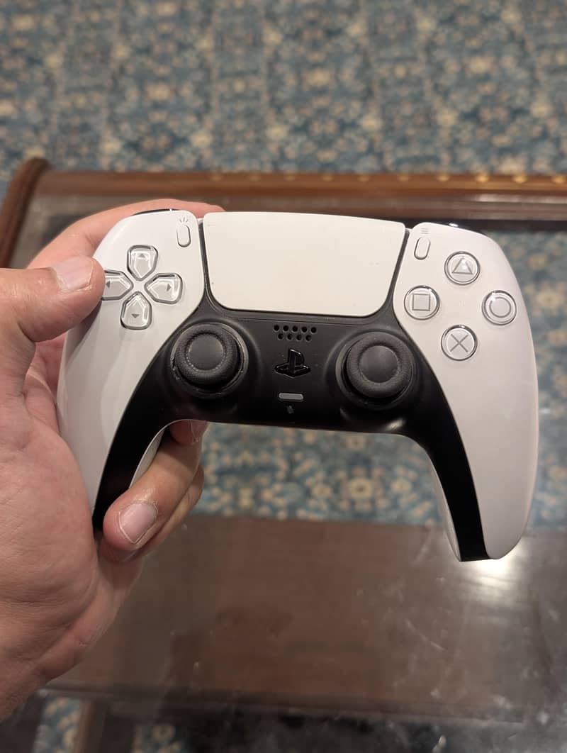 PS5 Controller 0