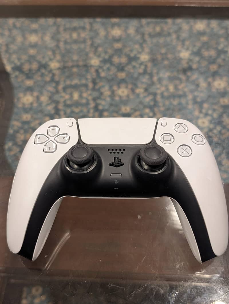 PS5 Controller 1