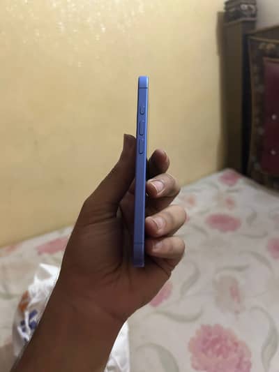 Apple iPhone 16 128GB Sim Locked | Waterpack | 95% Battery Health