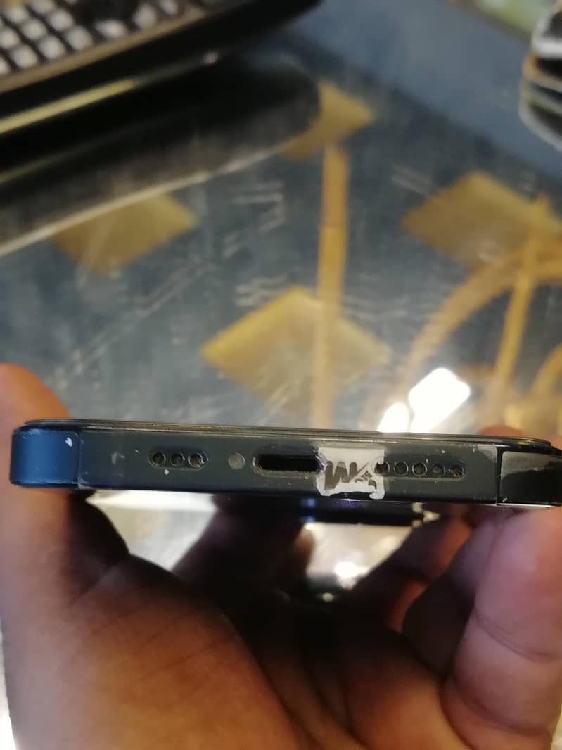 Apple iPhone 13 3
