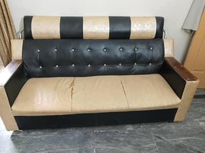 5 seater sofa set is available for sale