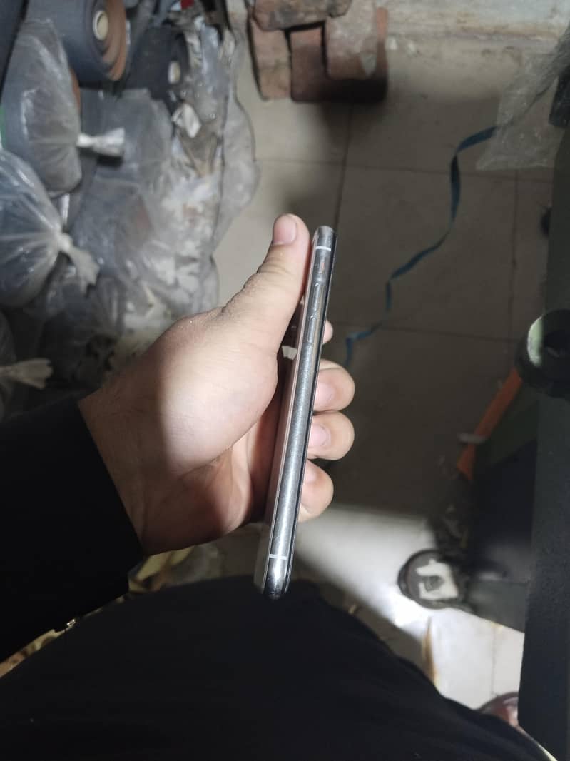 Apple iPhone X 2