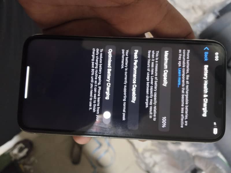 Apple iPhone X 4