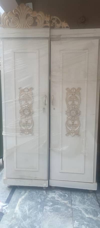 wooden wardrobe 3 doors