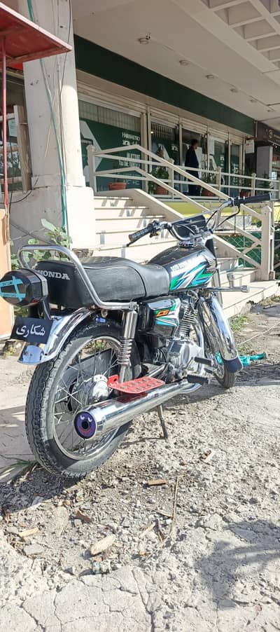 final price ha acha Bike ha Paso ki zrort ki waja sy sale kr rha ho