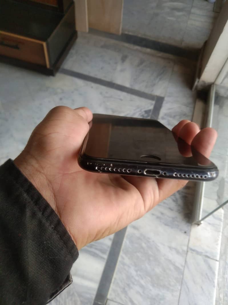 Apple iPhone 7 Plus 3