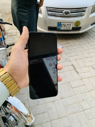 I selling my phone Redmi  13  8/128  whatapp (03188548486)