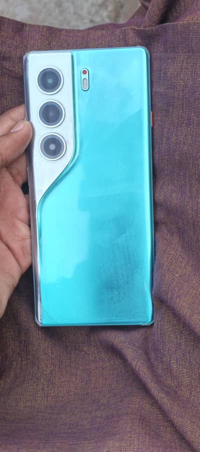 Tecno CAMON 40 Pro
