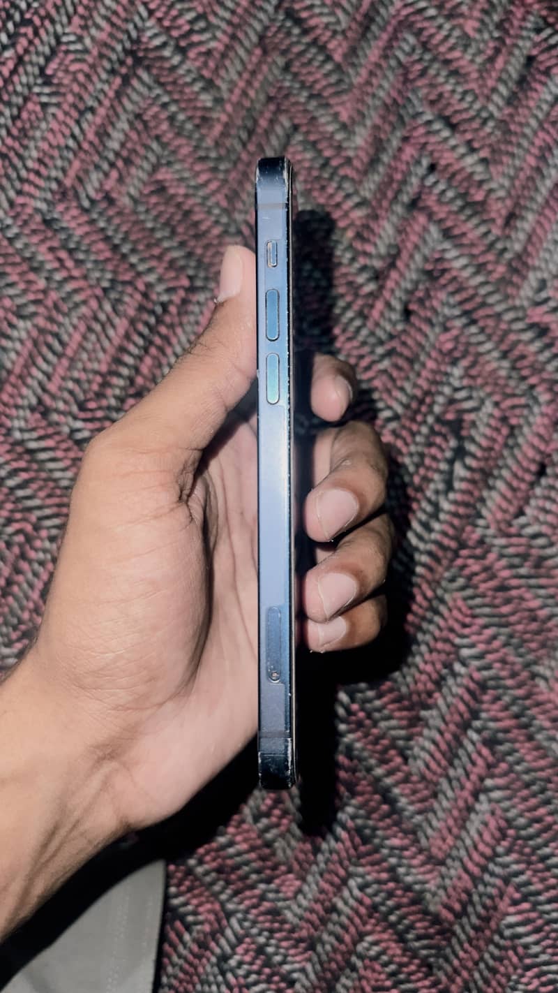 Apple iPhone 12 2
