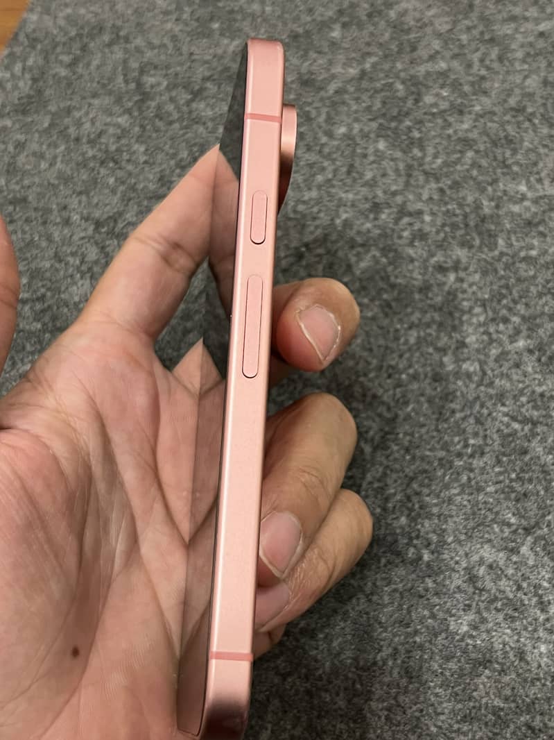 Google Pixel 9 4