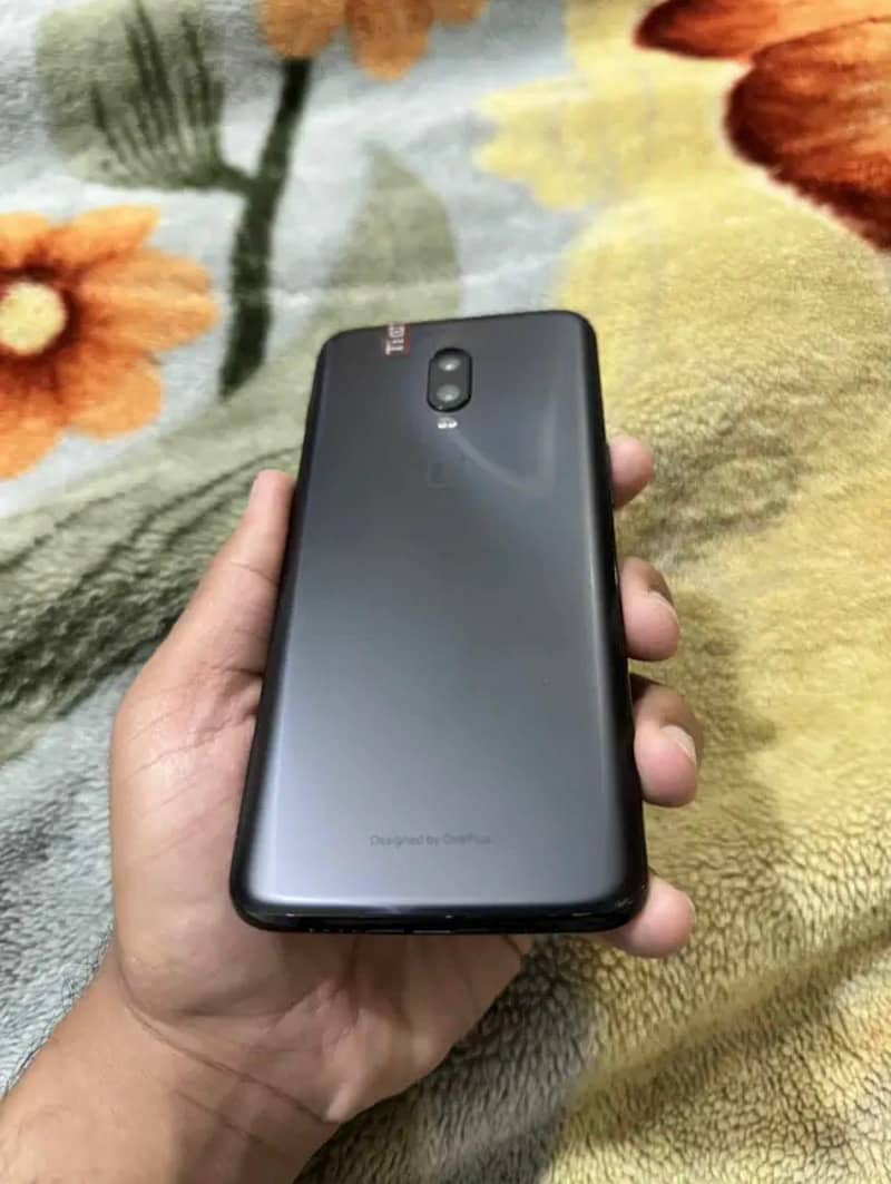 One Plus 6T 1