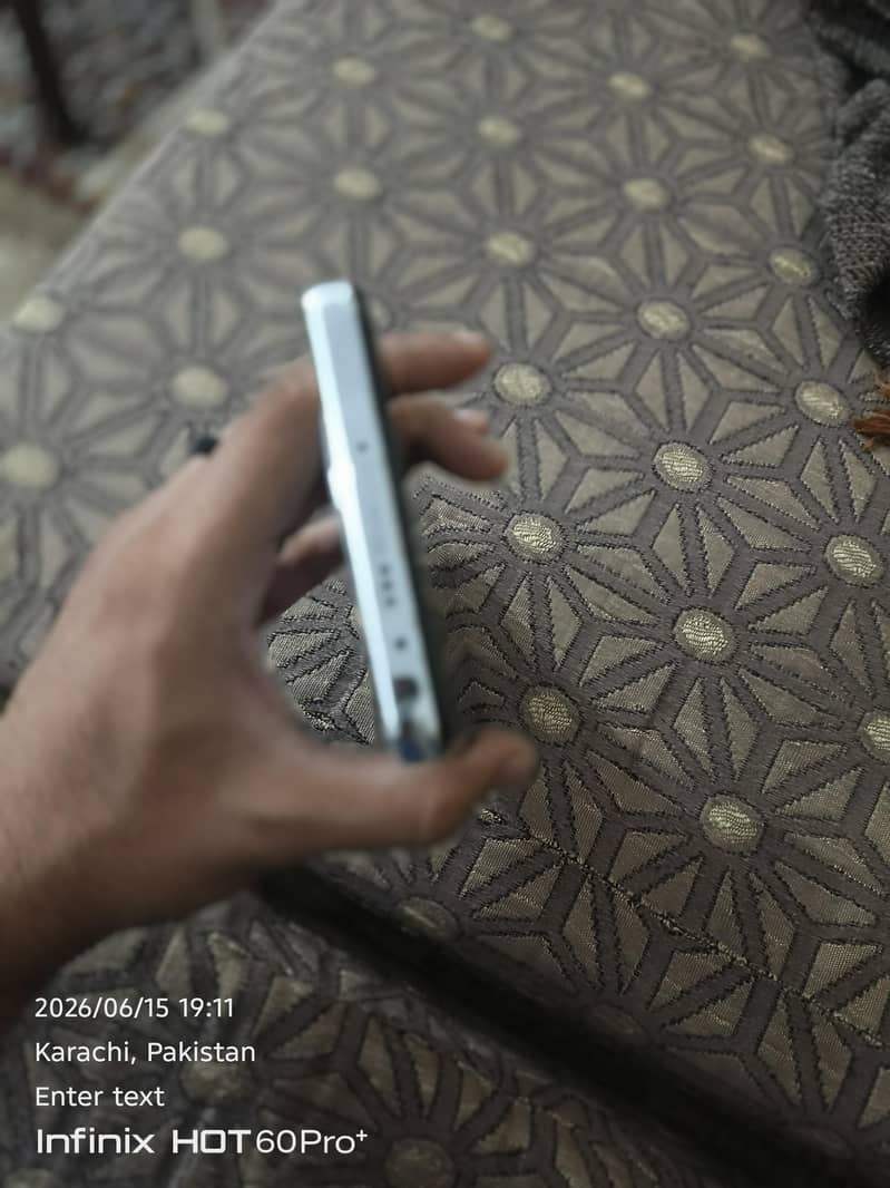 Tecno CAMON 30 7