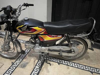 Cd 70 like new black color