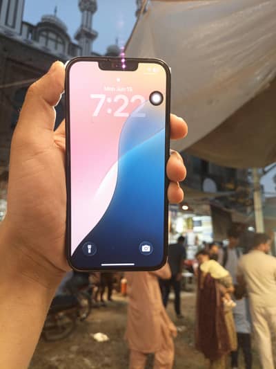 Apple iPhone 13