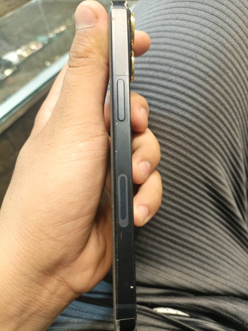 Apple iPhone 13 3