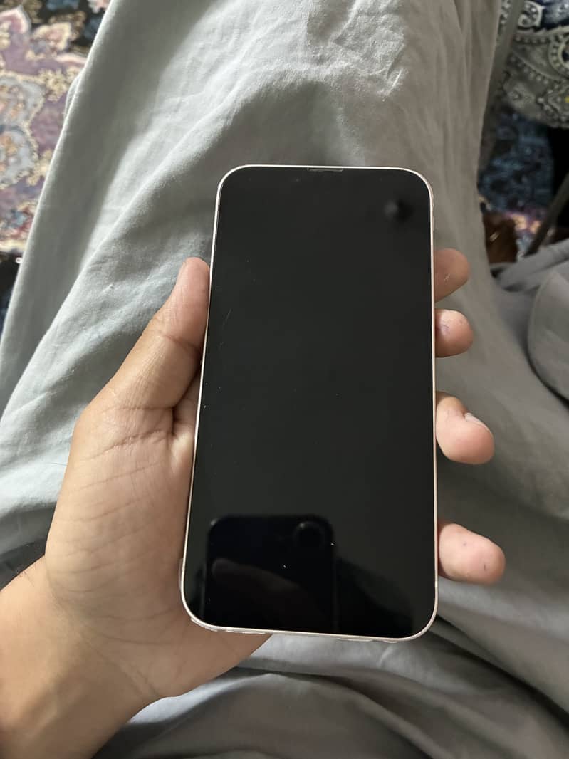 Apple iPhone 13 7