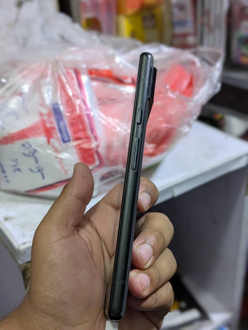 Google Pixel 6 4