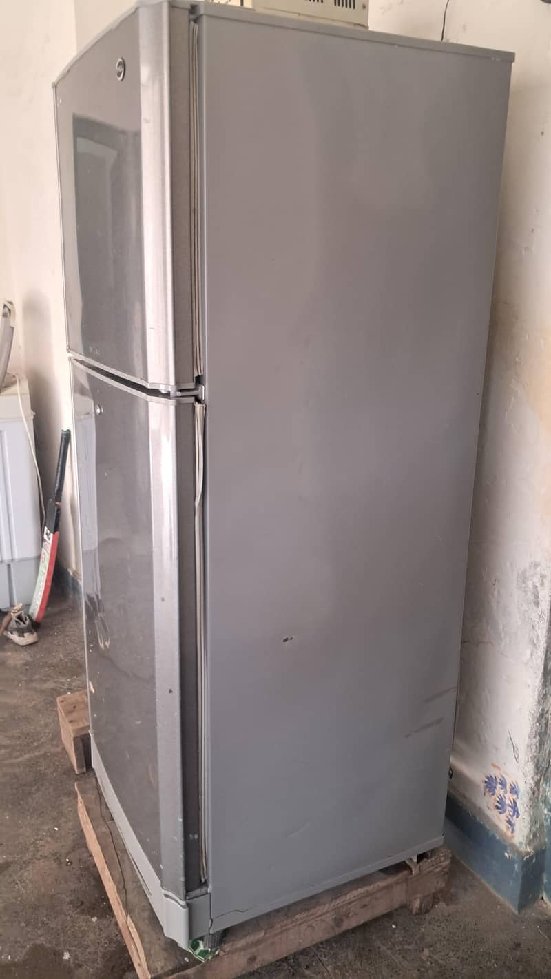 Refrigerator 0