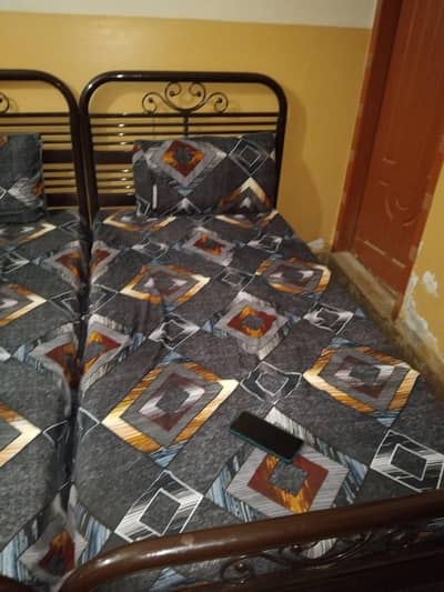 single iron bed
