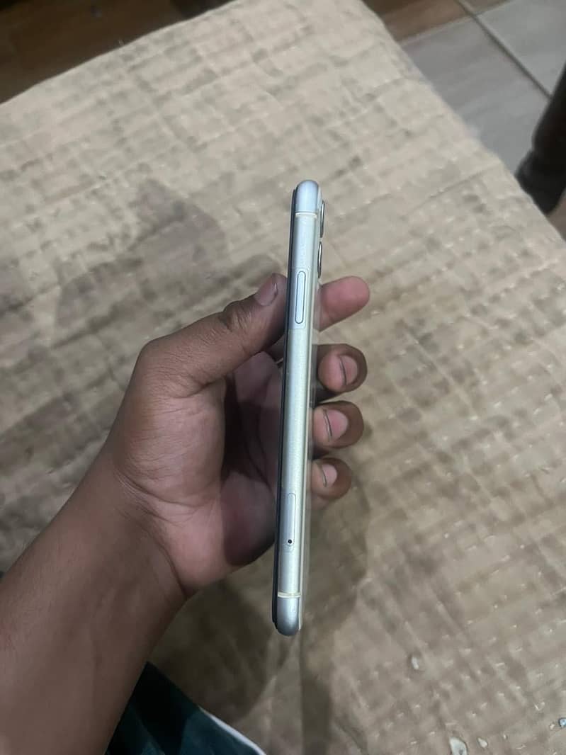 Apple iPhone 11 2