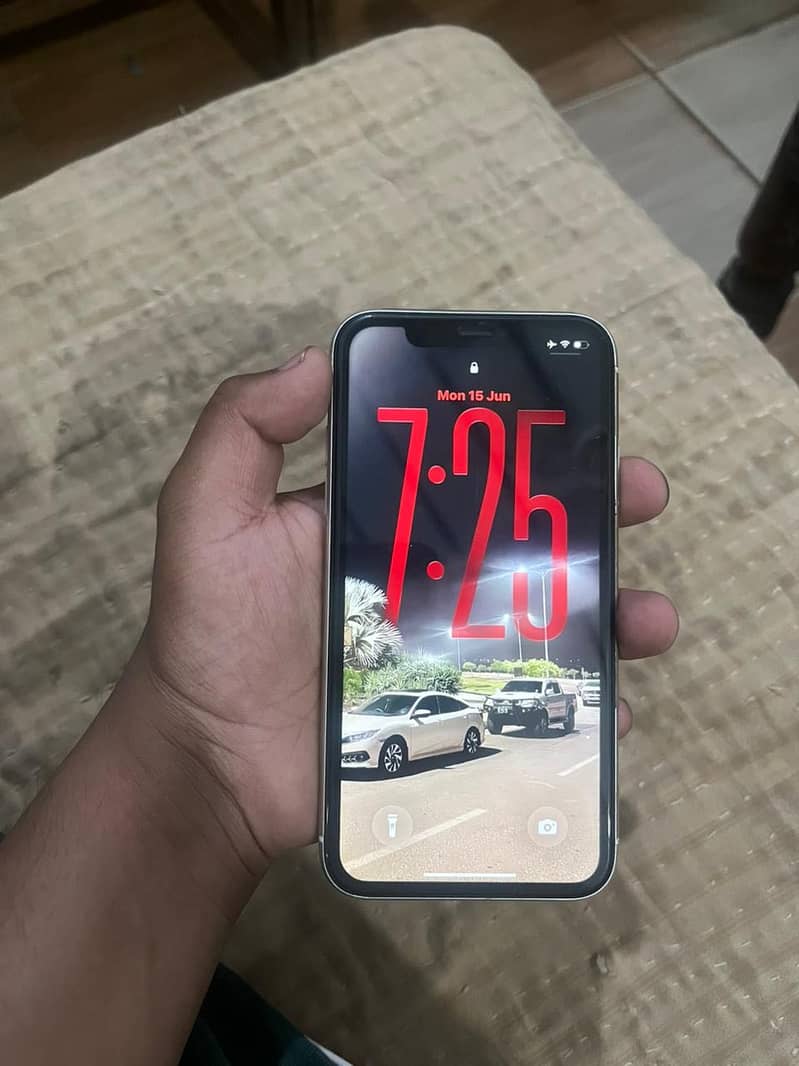 Apple iPhone 11 3