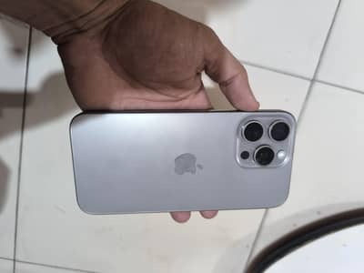 15 pro max 256 iCloud lock natural tatinium