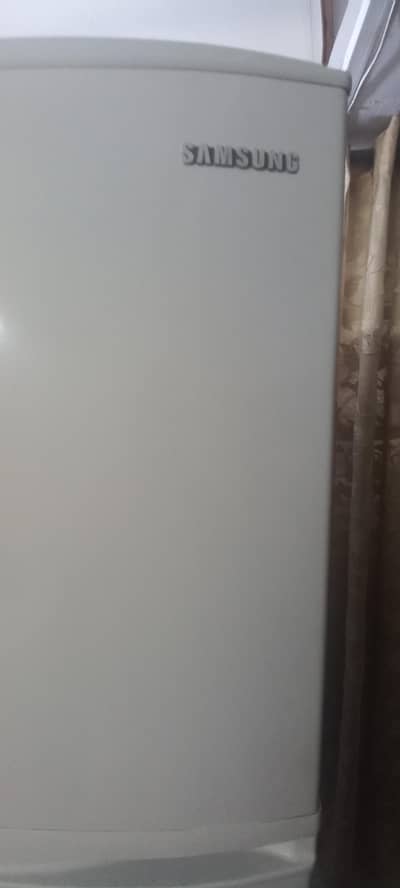 SAMSUNG NO FROST Fridge for sale.