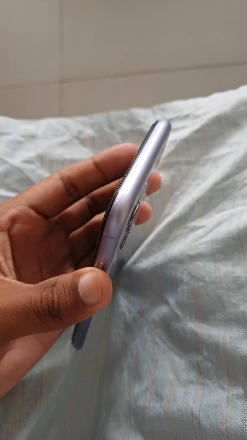 IPHONE 11 JV 4