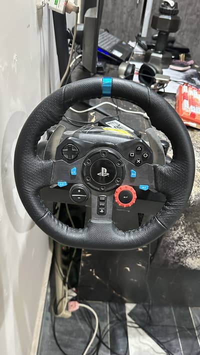 Logitech g29 steering wheel with pedal