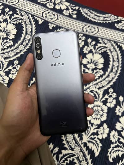 Infinix Hot 8