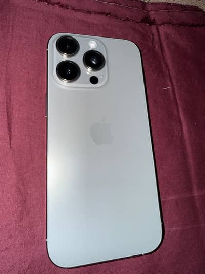 Apple iPhone 16 Pro jv
