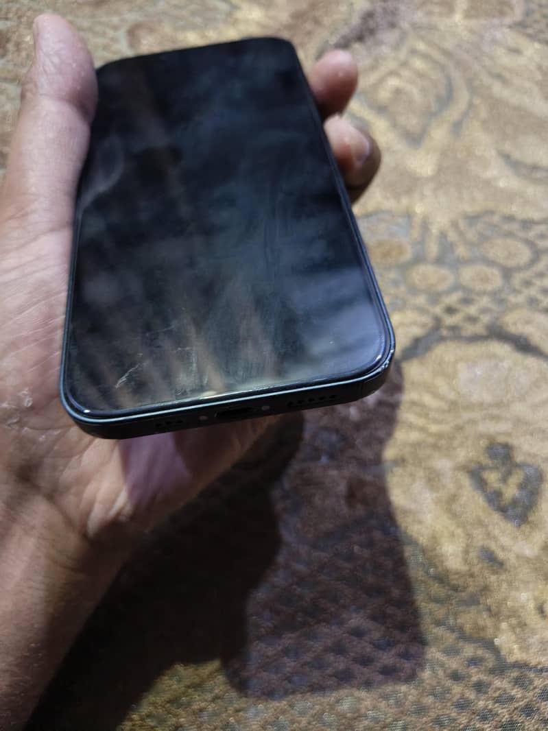Apple iPhone 14 4