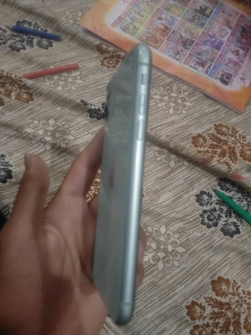 Apple iPhone 11 2