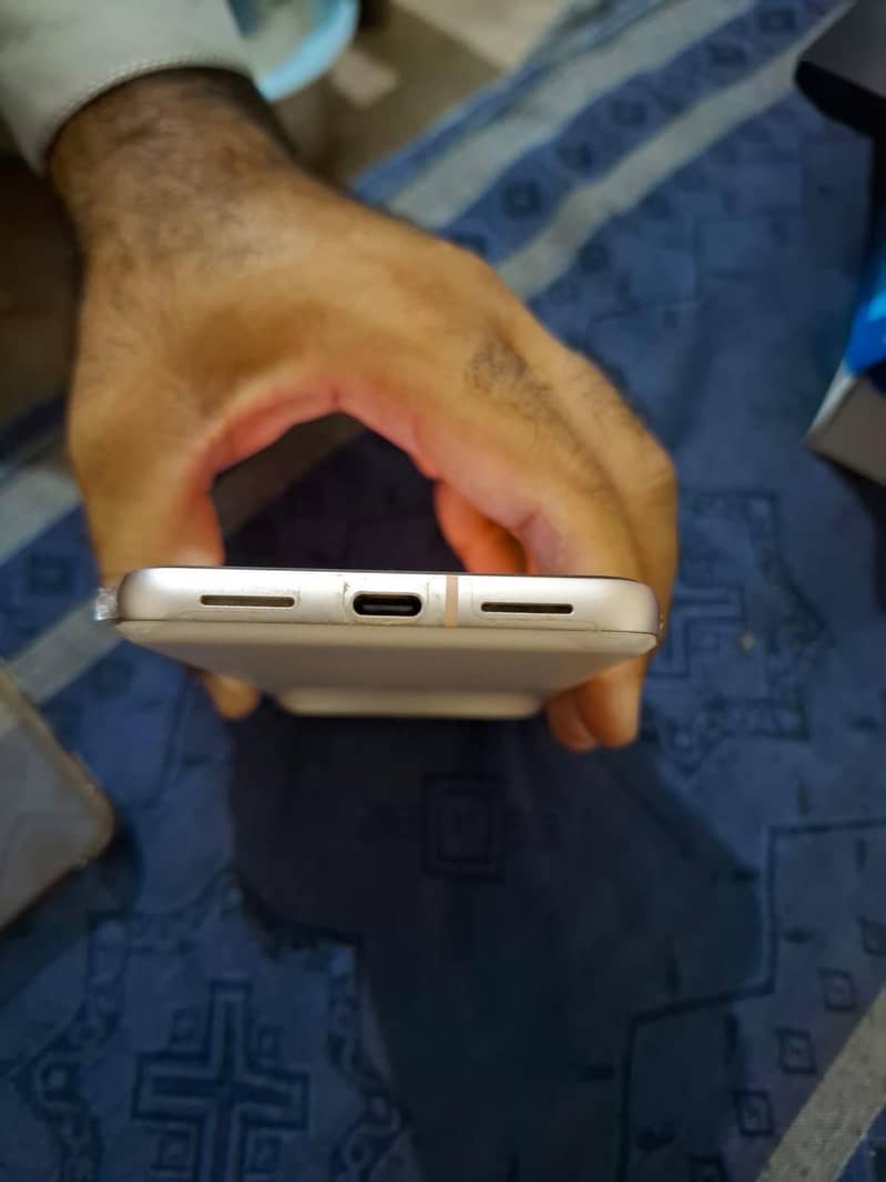 Google Pixel 8 3