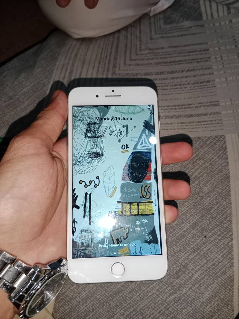 Apple iPhone 8 Plus 1