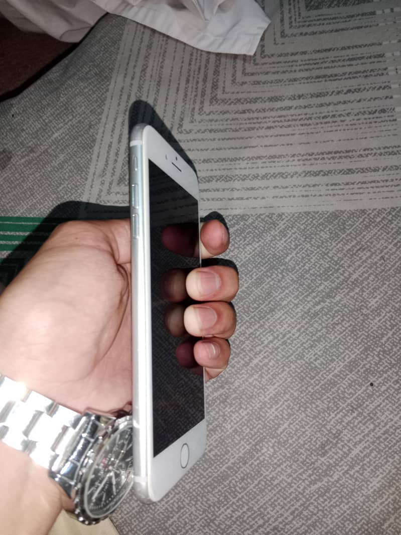 Apple iPhone 8 Plus 7