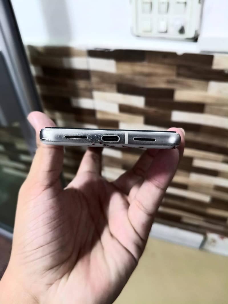 Google Pixel 8 Pro 2