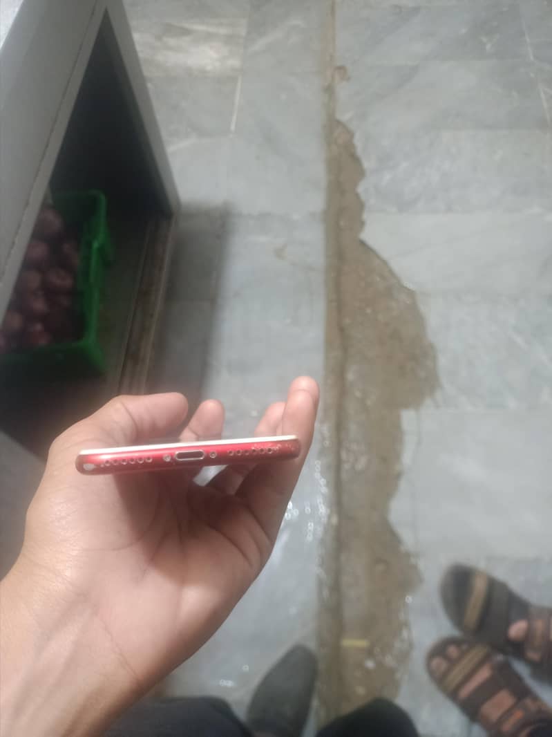 Apple iPhone 7 2