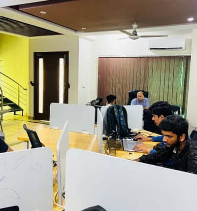 Fresh Students Can Apply for a Call Center Jobs