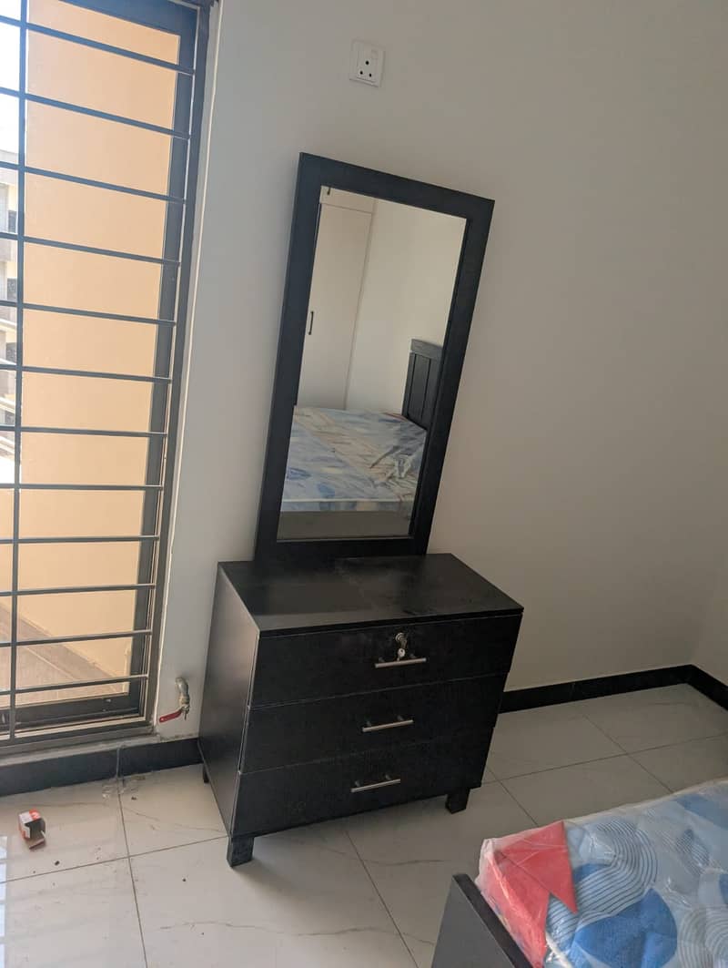 Bedsheet with dressing and side table 1