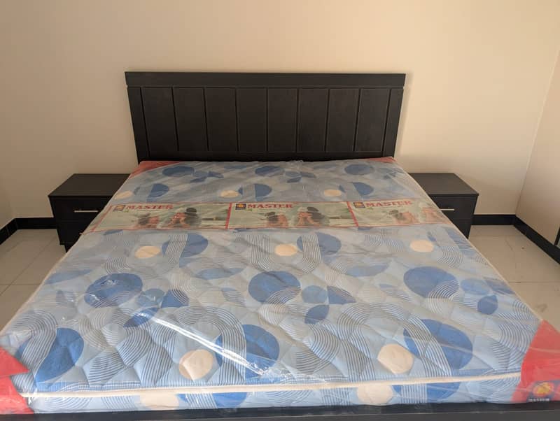 Bedsheet with dressing and side table 2
