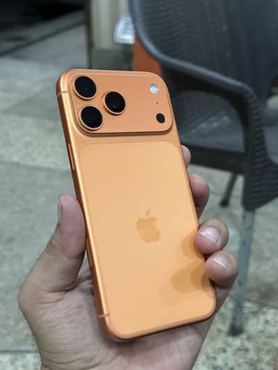 I phone 17 pro max Cosmic Orange cycle count 19 under warranty